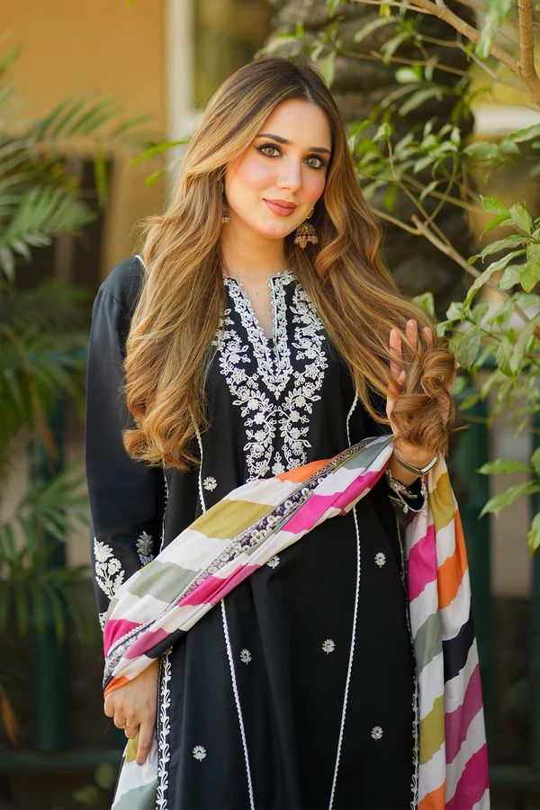 MARIA B. Embroidered Lawn 3piece Suit