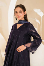 IZNIK Chinkenkari Embroidered Lawn 3 Piece Suit